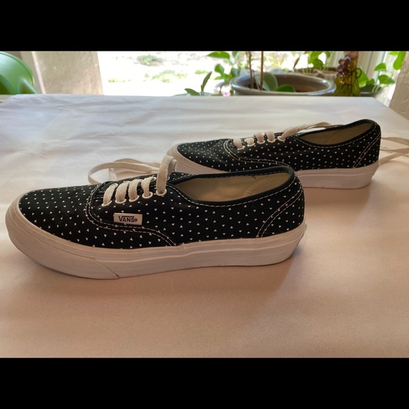 Vans  ✨🖤🤍 💫 - Picture 3 of 7